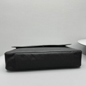 Balenciaga Grungy Medium Messenger Bag Black